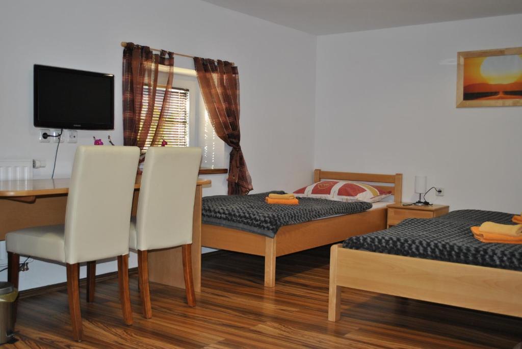 Guest House Cater Laško Habitación foto